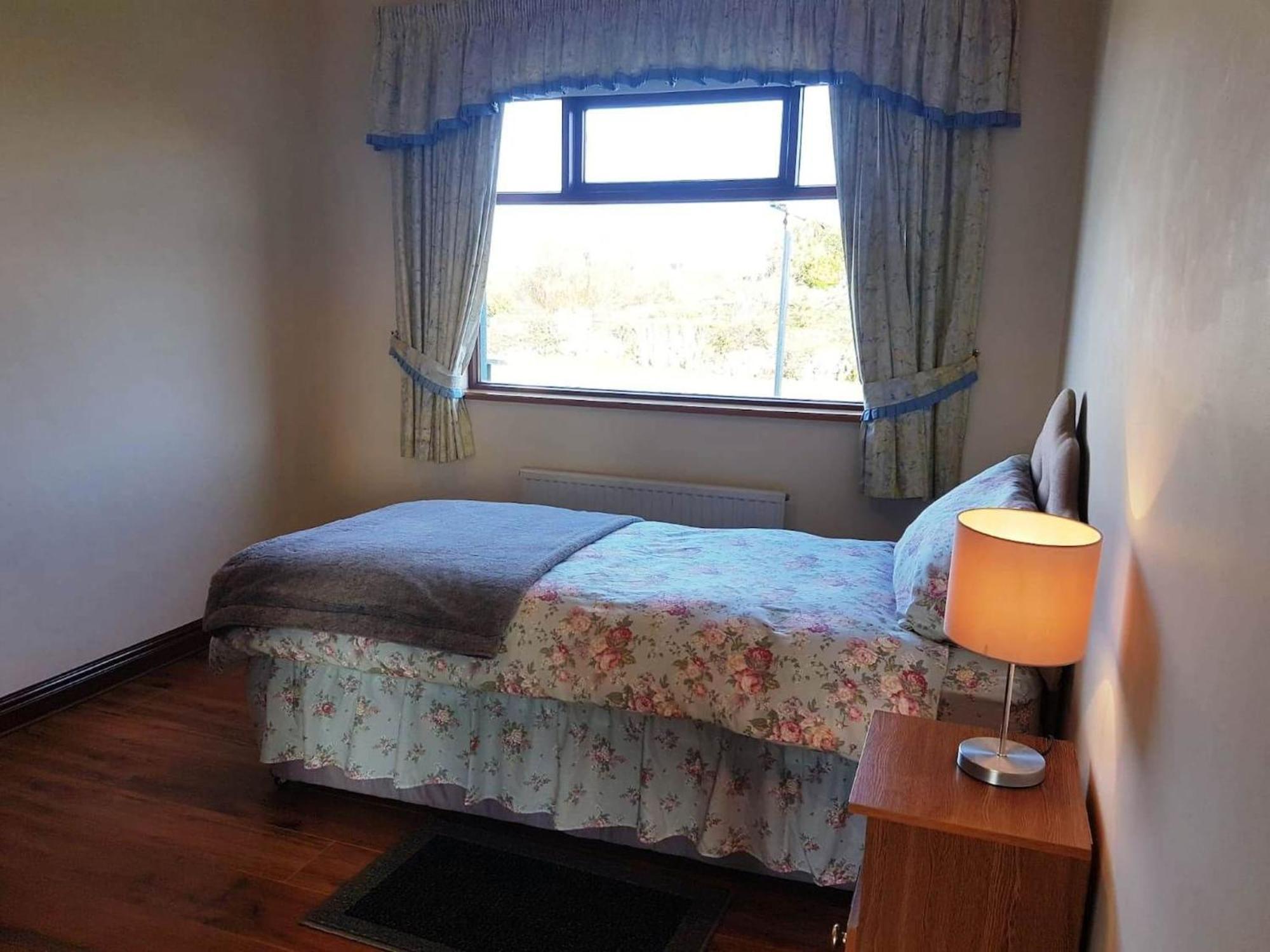 Pooreen House Inverin エクステリア 写真